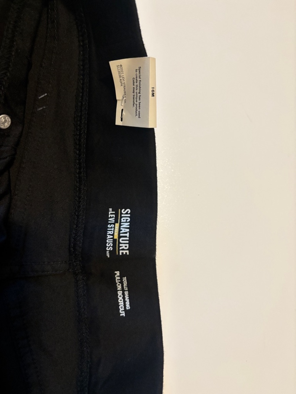 Signature by Levi Strauss Black Bootcut 16 M Jeans pull on Bootcut NWT - Picture 6 of 6